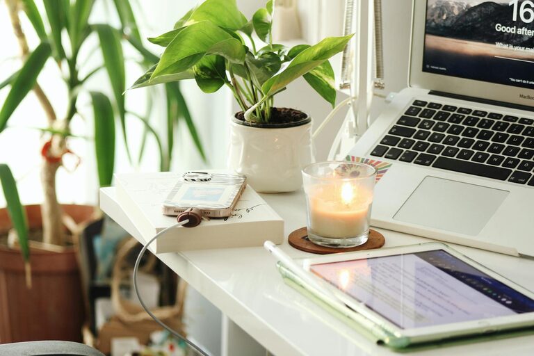 Tips for Creating a Relaxing Home Workspace That Boosts Productivity